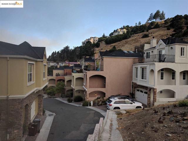0 Redwood Rd, Oakland CA: https://media.crmls.org/mediaz/13830082-ba2b-4572-b225-77271447e357.jpg