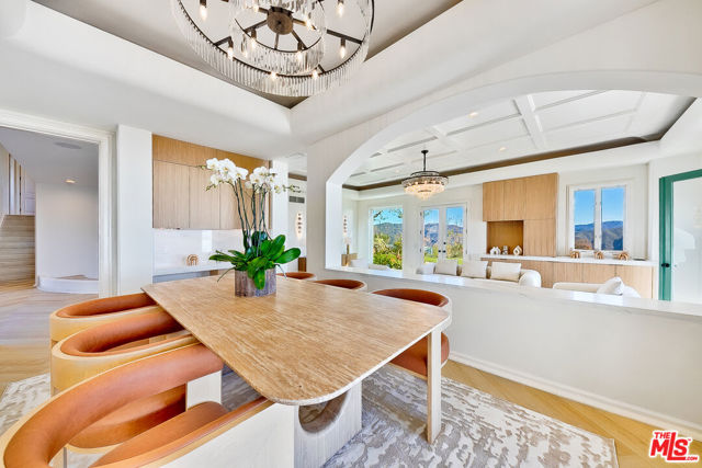 10502 Yellow Hill Road, Malibu CA: https://media.crmls.org/mediaz/1383c11f-0dbc-47a4-90e5-0925cb541147.jpg