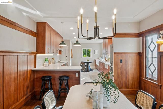 919 Mckinley Ave, Oakland CA: https://media.crmls.org/mediaz/1384c1a8-17ca-42d2-845a-ef5091d6128e.jpg