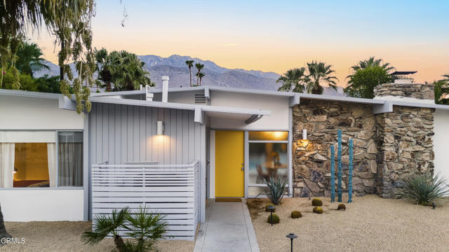 Detail Gallery Image 1 of 1 For 225 N Orchid Tree Lane Ln, Palm Springs,  CA 92262 - 3 Beds | 2 Baths