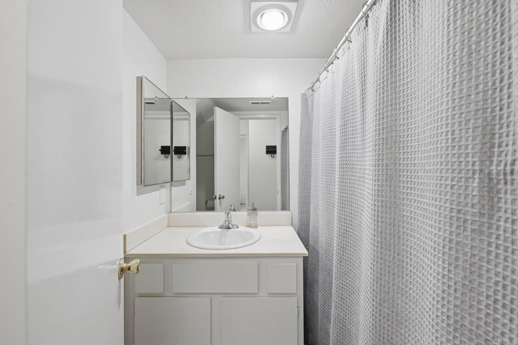 2633 Regent Road - photo 14
