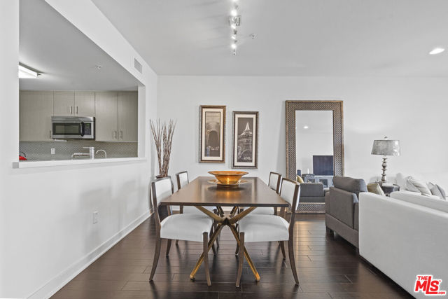 436 S Virgil Avenue, Los Angeles CA: https://media.crmls.org/mediaz/1385e2df-f57e-47ec-84d7-04cd523346a0.jpg