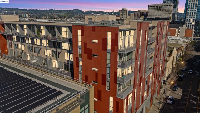 630 Thomas L Berkley Way, Oakland CA: https://media.crmls.org/mediaz/1385edd4-4a97-45c6-9fe8-0667d090e5a7.jpg