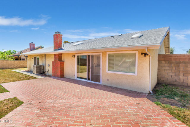 13716 Herrick Avenue, Sylmar CA: https://media.crmls.org/mediaz/138730ca-2778-4f71-b922-f5f934b558ed.jpg
