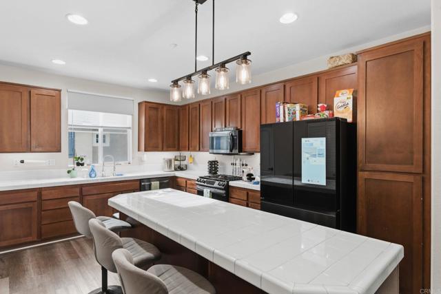 Detail Gallery Image 7 of 31 For 1603 Yellow Pine Pl, Chula Vista,  CA 91915 - 3 Beds | 3/1 Baths