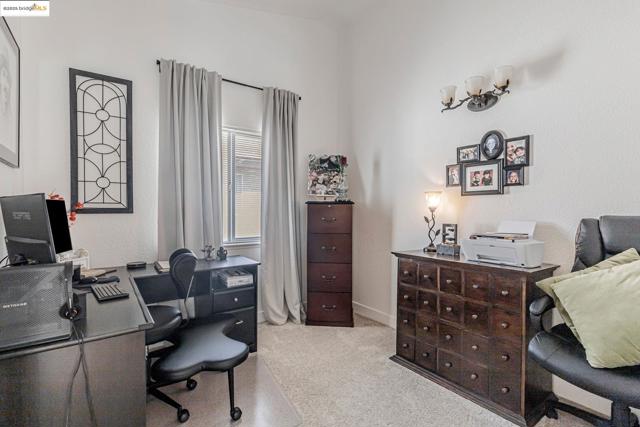 8215 Red Elk Dr, Elk Grove CA: https://media.crmls.org/mediaz/1388090b-43c1-479e-8b73-feb3a742104a.jpg