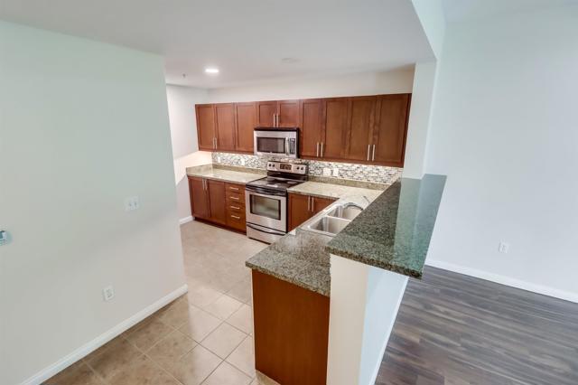253 10Th Ave, San Diego CA: https://media.crmls.org/mediaz/138812ef-3362-476f-858b-70e2a893610a.jpg