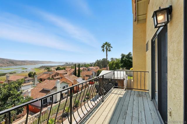 10153 Greenleaf Rd, Spring Valley CA: https://media.crmls.org/mediaz/1388850d-6e92-413a-8427-6f1d4de64fb4.jpg