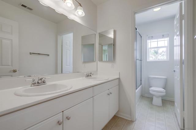 11532 Creekstone Lane, San Diego CA: https://media.crmls.org/mediaz/13895034-3a15-40d4-8abf-8dab32f5d8ec.jpg