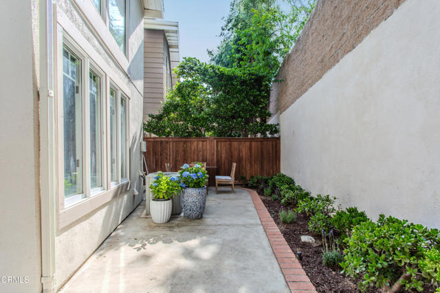 2759 Butter Creek Drive, Pasadena CA: https://media.crmls.org/mediaz/13897211-19ac-4cba-9184-e6f47fec43ee.jpg