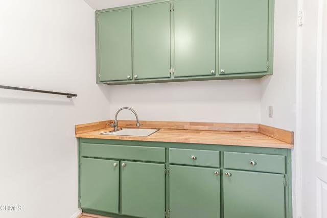 800 Manor Ridge Road, Santa Paula CA: https://media.crmls.org/mediaz/1389902f-8874-4c5a-b5ea-a0afb62f56dc.jpg
