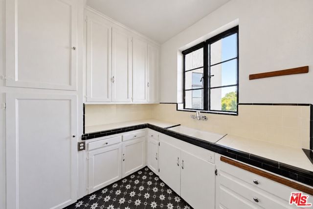 1314 North HAYWORTH Avenue, 502 photo 36