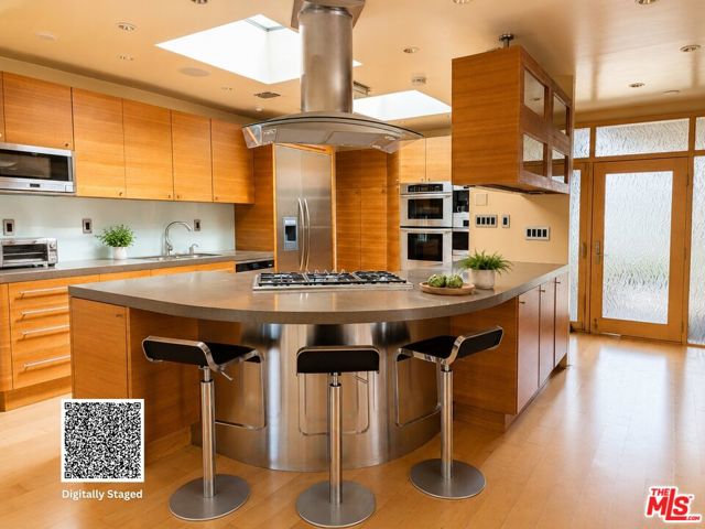 13523 Hartland Street photo 10