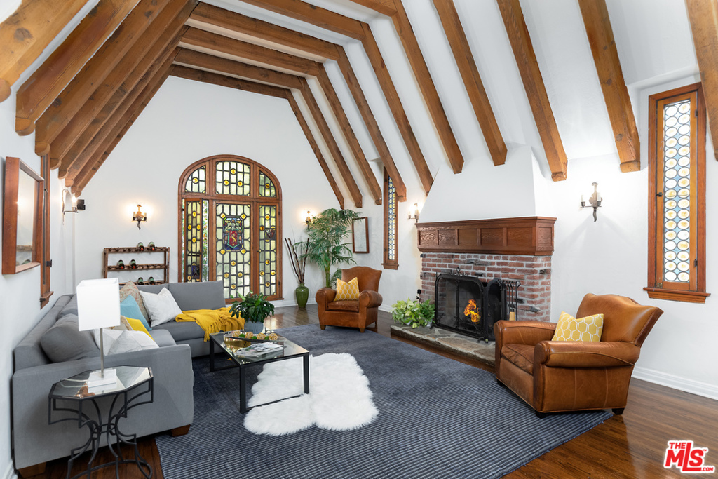 915 S Ogden Drive, Los Angeles, CA 90036