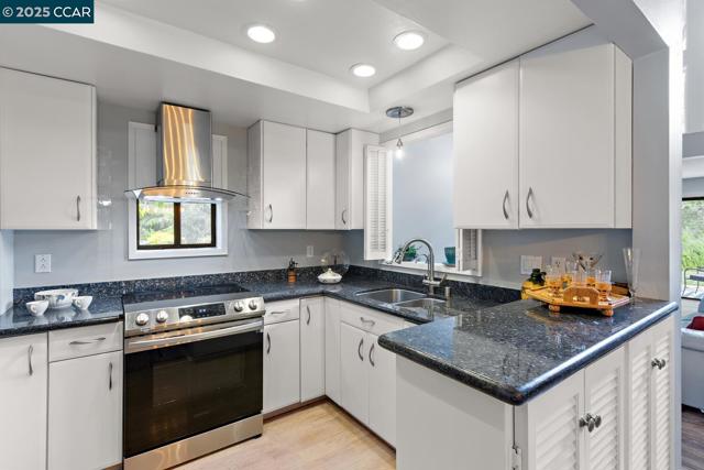 1244 Singingwood Ct., Walnut Creek CA: https://media.crmls.org/mediaz/138a187c-079f-47c8-b753-cf5d67ed9606.jpg