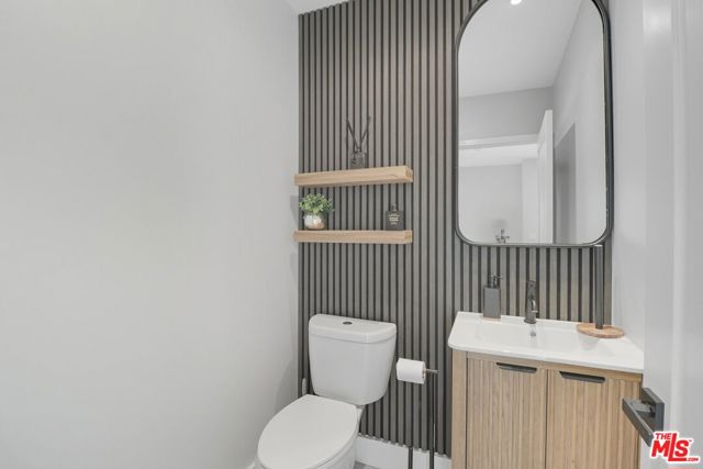 9710 S 8th Avenue, Inglewood CA: https://media.crmls.org/mediaz/138b969f-1b59-427e-8976-b4961e7356b2.jpg