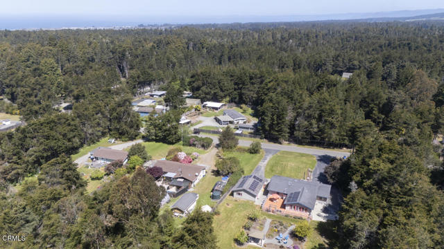 31341 Thomas Lane, Fort Bragg CA: https://media.crmls.org/mediaz/138b9f0f-3b47-4a46-b5f9-347957557e70.jpg