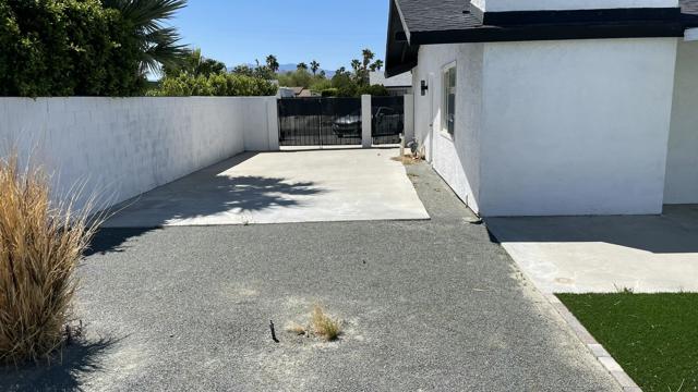 2802 E Venetia Road, Palm Springs CA: https://media.crmls.org/mediaz/138c518c-f35f-454a-af35-a13441e0c65f.jpg