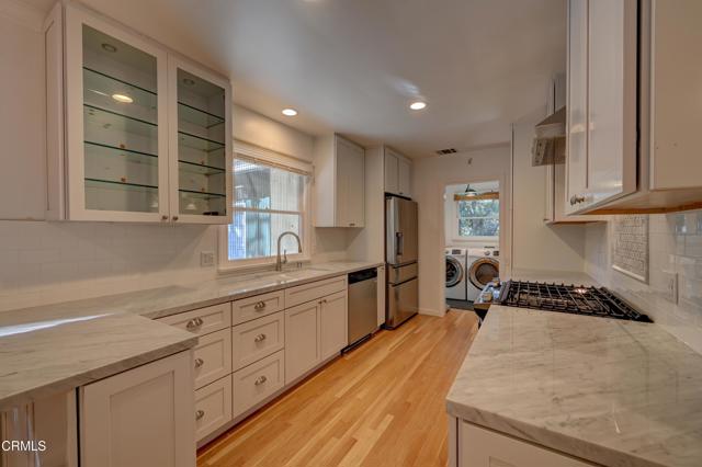 Detail Gallery Image 4 of 22 For 530 Mesa Lila Rd, Glendale,  CA 91208 - 3 Beds | 2 Baths