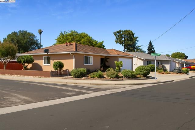 3491 Madeira Way, Livermore CA: https://media.crmls.org/mediaz/138e14ac-0dab-4c15-9f73-15ed41c5b1cf.jpg