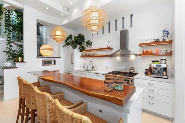 Detail Gallery Image 8 of 57 For 3709 Ocean Front Walk, San Diego,  CA 92109 - 3 Beds | 3/1 Baths