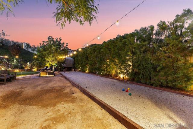 1217 Stockton Pl, Escondido CA: https://media.crmls.org/mediaz/138e73ca-de35-44f7-ac7f-097c15a3683f.jpg
