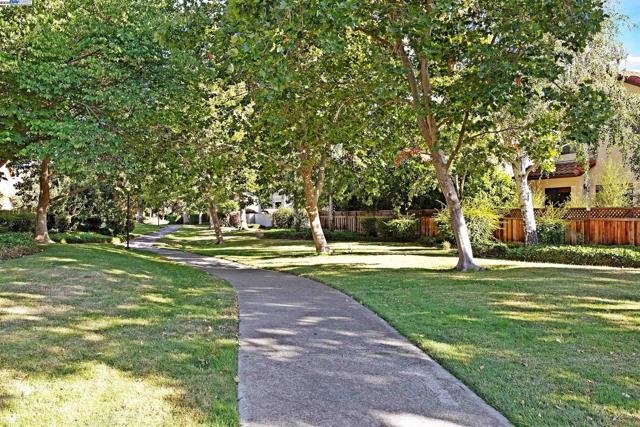 4674 Kimberley Cmn, Livermore CA: https://media.crmls.org/mediaz/138ef103-b0b2-4413-90fc-1aeec1ae70b4.jpg