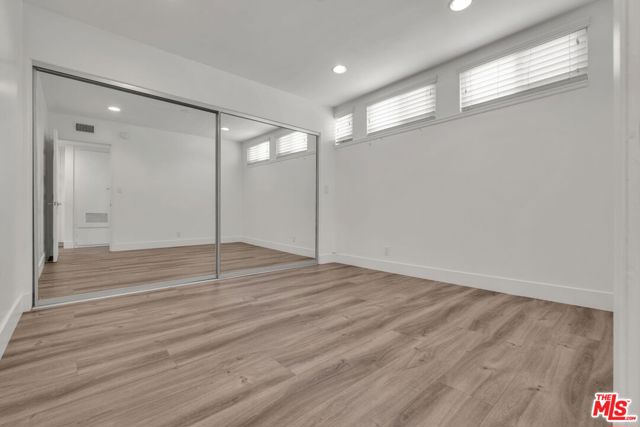 13224 Admiral Avenue, Marina del Rey CA: https://media.crmls.org/mediaz/138f1db2-1aeb-486f-9483-1979937538d6.jpg