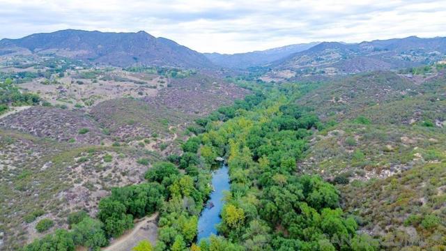 1615 Vista Del Lago, Fallbrook CA: https://media.crmls.org/mediaz/138f504a-dfaa-4838-94a1-bfe9f7598dfd.jpg