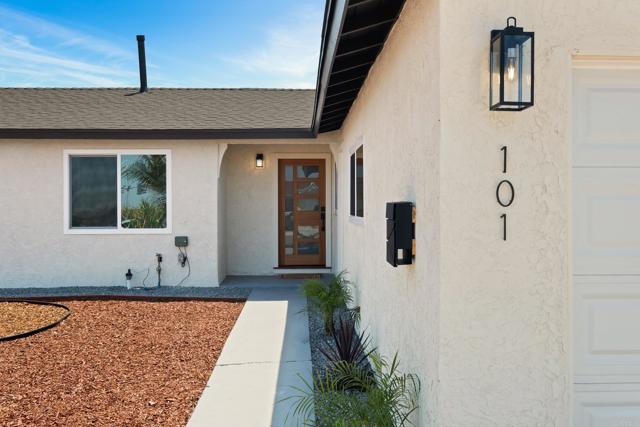 Detail Gallery Image 4 of 34 For 101 Coolwater Dr, San Diego,  CA 92114 - 3 Beds | 2 Baths
