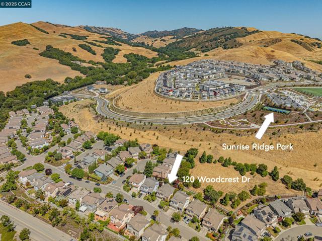 120 Woodcrest Dr, San Ramon CA: https://media.crmls.org/mediaz/138ffb93-b8c8-4e3d-93ca-af19583e5777.jpg