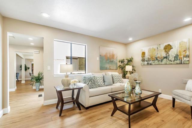 105 Strathmore Place, Los Gatos CA: https://media.crmls.org/mediaz/1390e334-9f2a-4448-9aa6-dc7ac40607f4.jpg