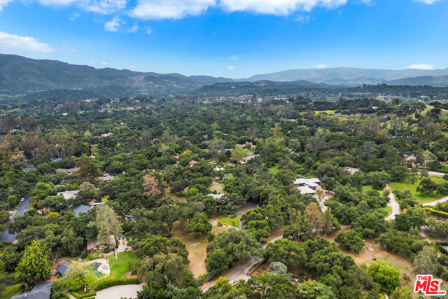 918 Palomar Road, Ojai CA: https://media.crmls.org/mediaz/13916e85-0205-4557-80f2-ad158ff34b29.jpg