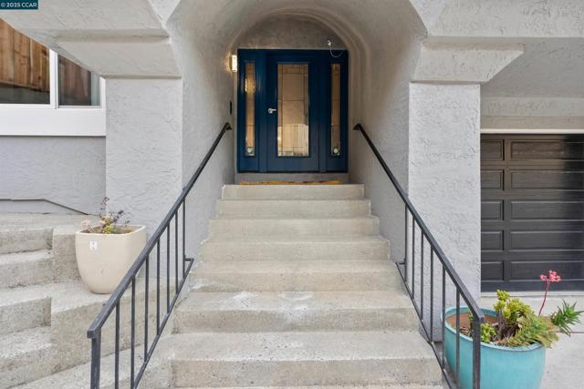 110 Costanza Drive, Martinez CA: https://media.crmls.org/mediaz/1391d802-f28e-4d6f-b8ff-2d790d29ad03.jpg