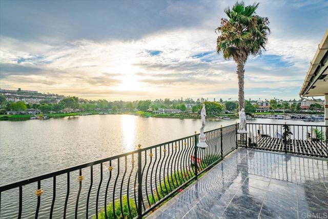 1499 La Linda Drive, San Marcos CA: https://media.crmls.org/mediaz/13927c45-8322-4a12-9c8d-577fc97ee551.jpg