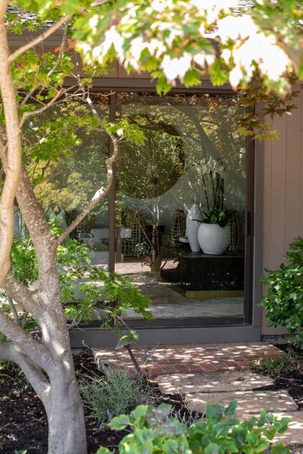 23480 Ravensbury Avenue, Los Altos Hills CA: https://media.crmls.org/mediaz/13930ad8-d4ac-42f6-ad0d-10e8770f522c.jpg