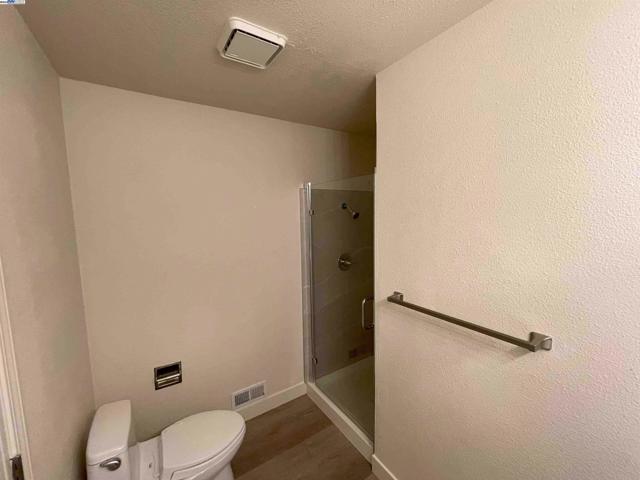 34552 Nantucket Cmn, Fremont CA: https://media.crmls.org/mediaz/13937163-a75e-4325-b084-d4e7e3c34913.jpg