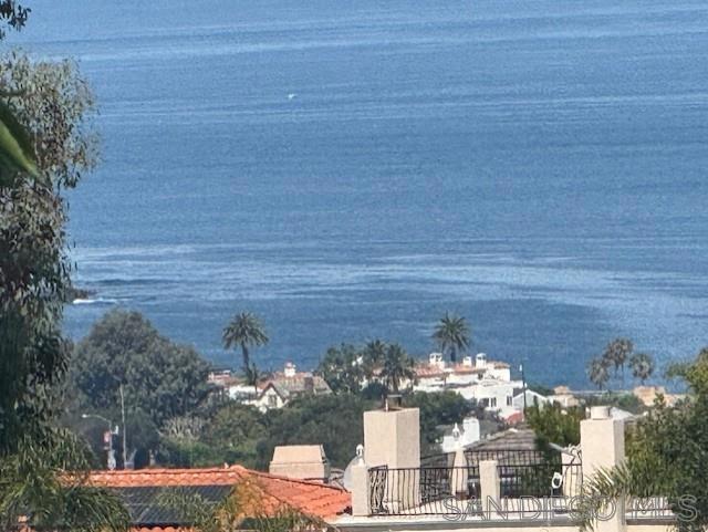 7835 La Jolla Vista Drive, La Jolla CA: https://media.crmls.org/mediaz/13937951-8ce1-4c27-9941-a559c9e084fc.jpg