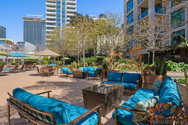 1205 Pacific Hwy, San Diego CA: https://media.crmls.org/mediaz/139486ab-0a45-436f-b143-5bcd49378a42.jpg