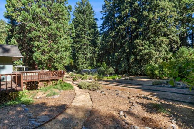 22370 Old Santa Cruz Highway, Los Gatos CA: https://media.crmls.org/mediaz/13959232-41b7-437e-aad1-ab9b80a5257b.jpg