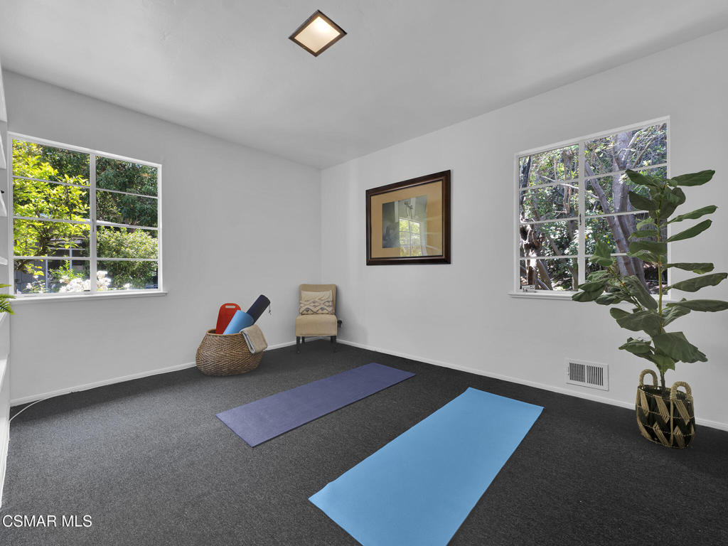 13606 Oak Canyon AvenueSherman Oaks img 3