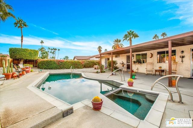 2250 Tamarisk Road, Palm Springs CA: https://media.crmls.org/mediaz/1395c158-3632-44ec-87e1-2387e367c5bf.jpg