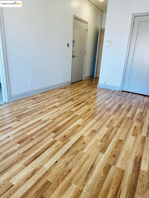 2240 MacArthur Blvd, Oakland CA: https://media.crmls.org/mediaz/1395e4a0-2d27-4827-a9c5-d8b23561f625.jpg