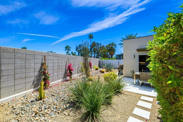 428 Chelsea Drive, Palm Springs CA: https://media.crmls.org/mediaz/1397b35a-88be-4f1e-8d75-7b41a00eaf9e.jpg