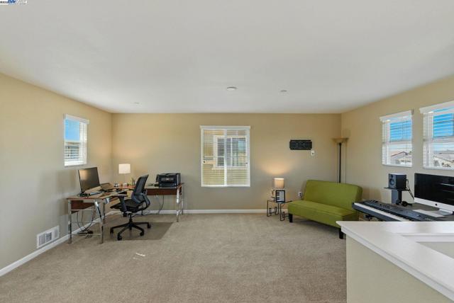 841 Fan Palm Ln, Brentwood CA: https://media.crmls.org/mediaz/1397fc4d-9e38-4e8e-abd0-585a2a6ff2ea.jpg