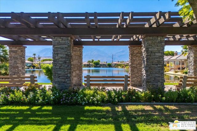 109 Shoreline Drive, Rancho Mirage CA: https://media.crmls.org/mediaz/139815a5-c1d2-4b4a-87b3-71292c0b72bc.jpg
