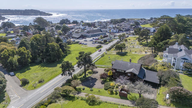 44920 Little Lake Road, Mendocino CA: https://media.crmls.org/mediaz/1398cd4c-57ba-4682-a183-94b475cf694c.jpg