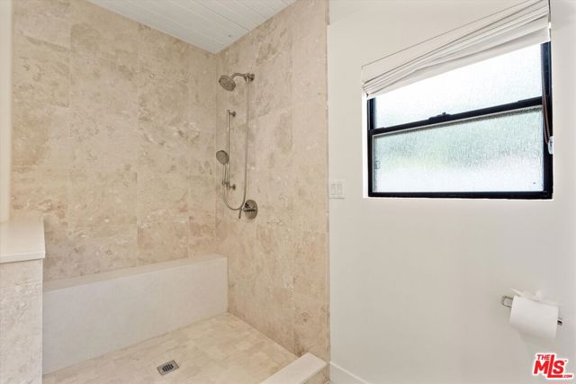 4950 Marmol Drive, Woodland Hills CA: https://media.crmls.org/mediaz/1398df76-5c97-4f14-82ad-f034ab83231a.jpg