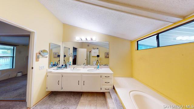 18218 Paradise Mountain Rd, Valley Center CA: https://media.crmls.org/mediaz/1398fb3d-6e7e-494e-9fe4-3024c7385836.jpg