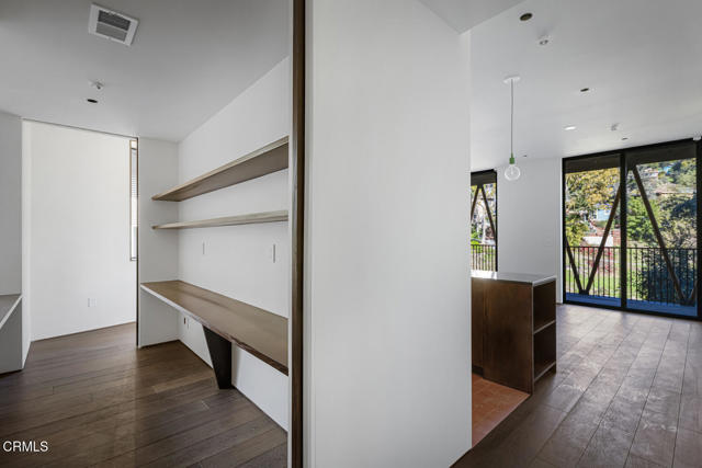 Detail Gallery Image 14 of 30 For 596 Quail Dr, Los Angeles,  CA 90065 - 3 Beds | 2 Baths